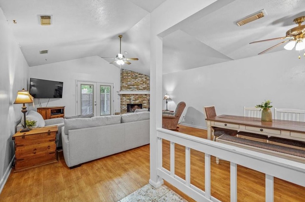 614 Normal Park Dr, Huntsville TX exterior