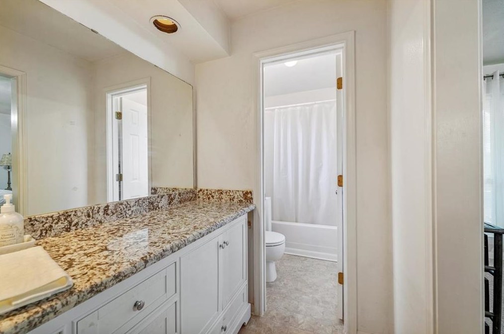 614 Normal Park Dr, Huntsville TX exterior