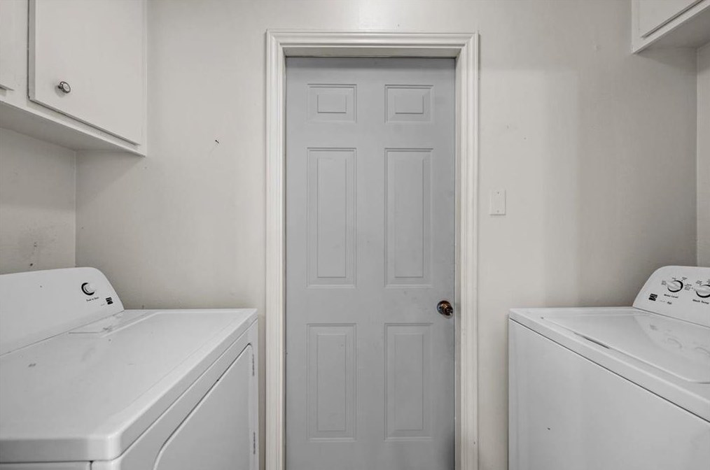 614 Normal Park Dr, Huntsville TX exterior