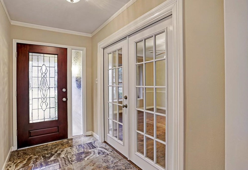 12714 Trail Hollow Dr, Houston TX  77024-4011 exterior