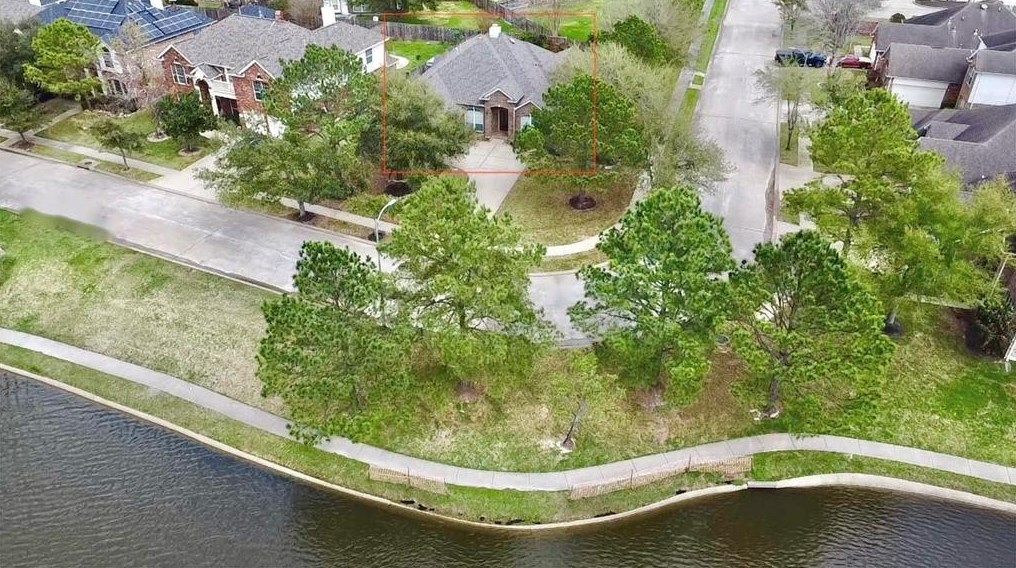 10402 Black Sands Dr, Houston, TX 77095-5464