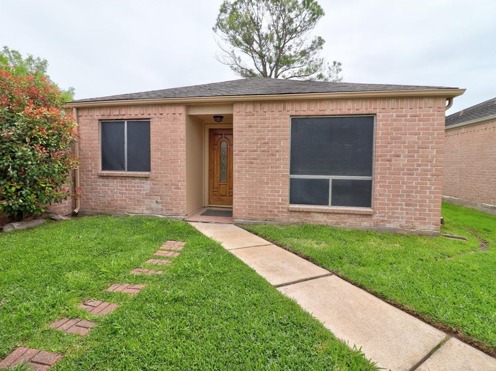 9203 Danforth Way, Houston TX  77083-5988 exterior