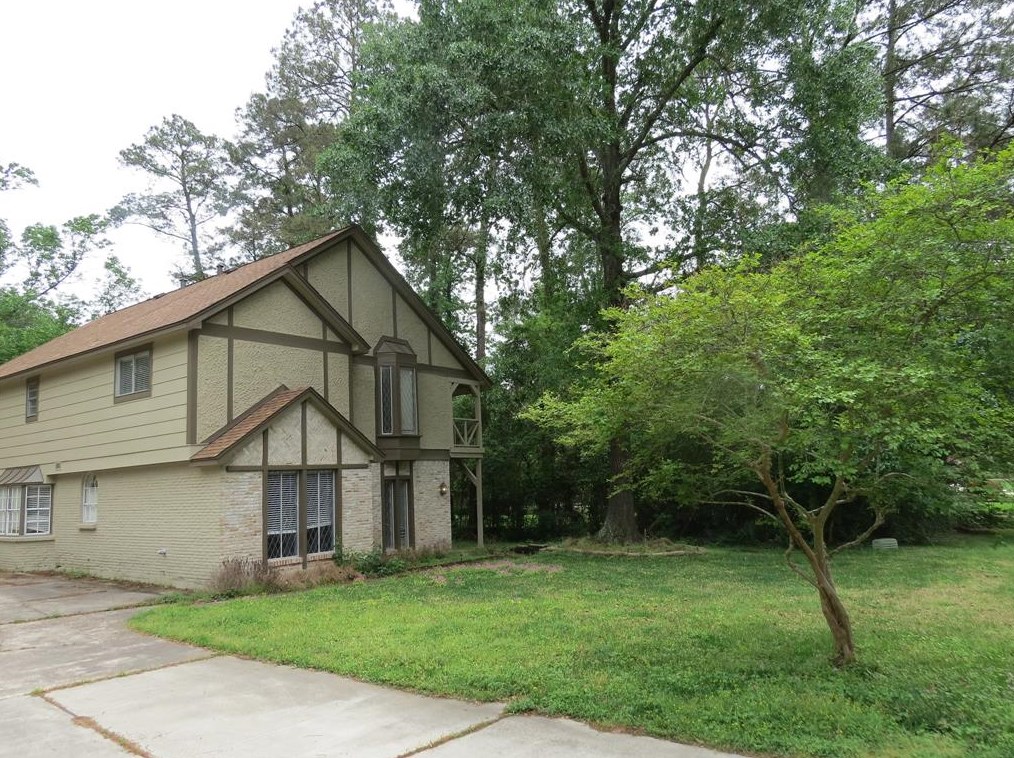 665 Ravensworth Dr, Conroe, TX 77302