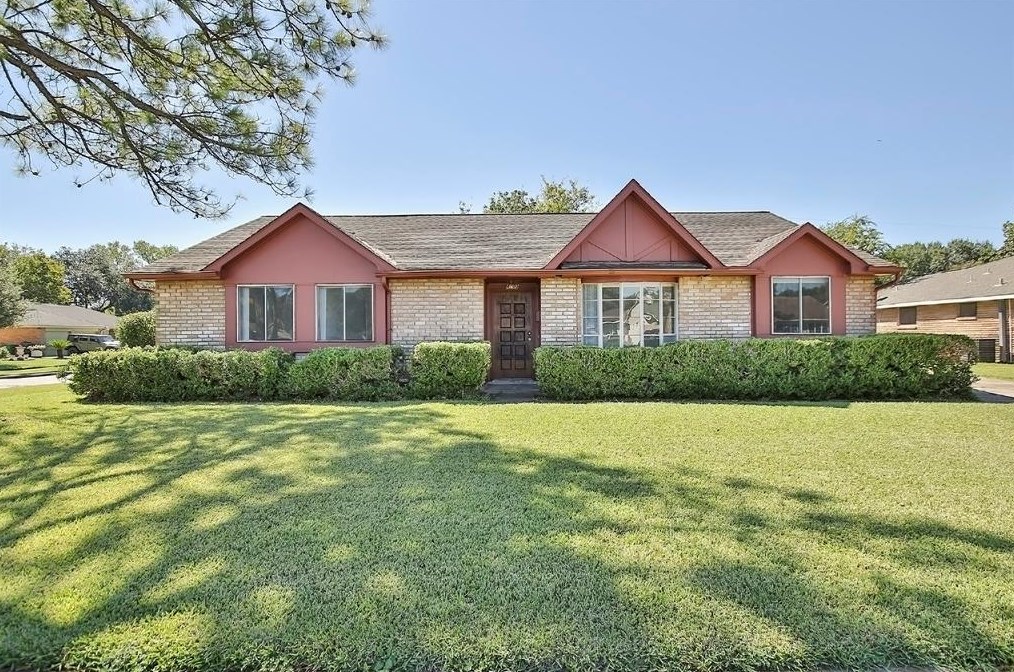 4703 Woodmont Dr, Houston, TX 77045