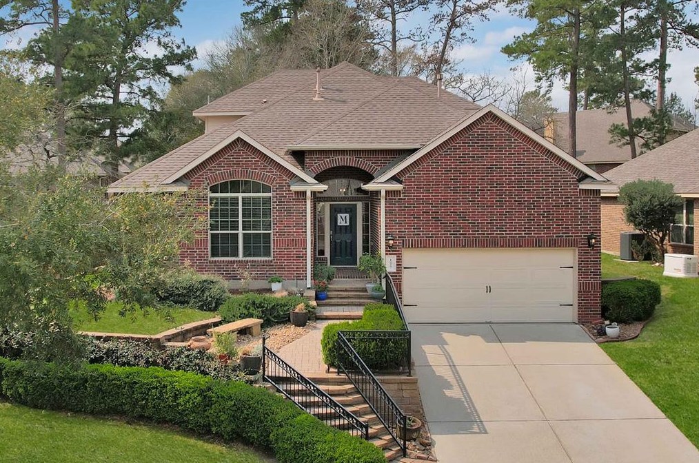 1925 Honey Laurel Dr, Conroe, TX 77304-2157