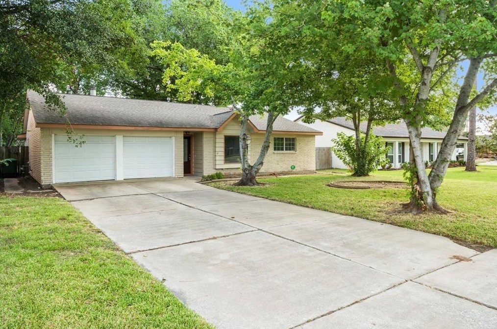 6026 Willowbend Blvd, Houston, TX 77096-4731