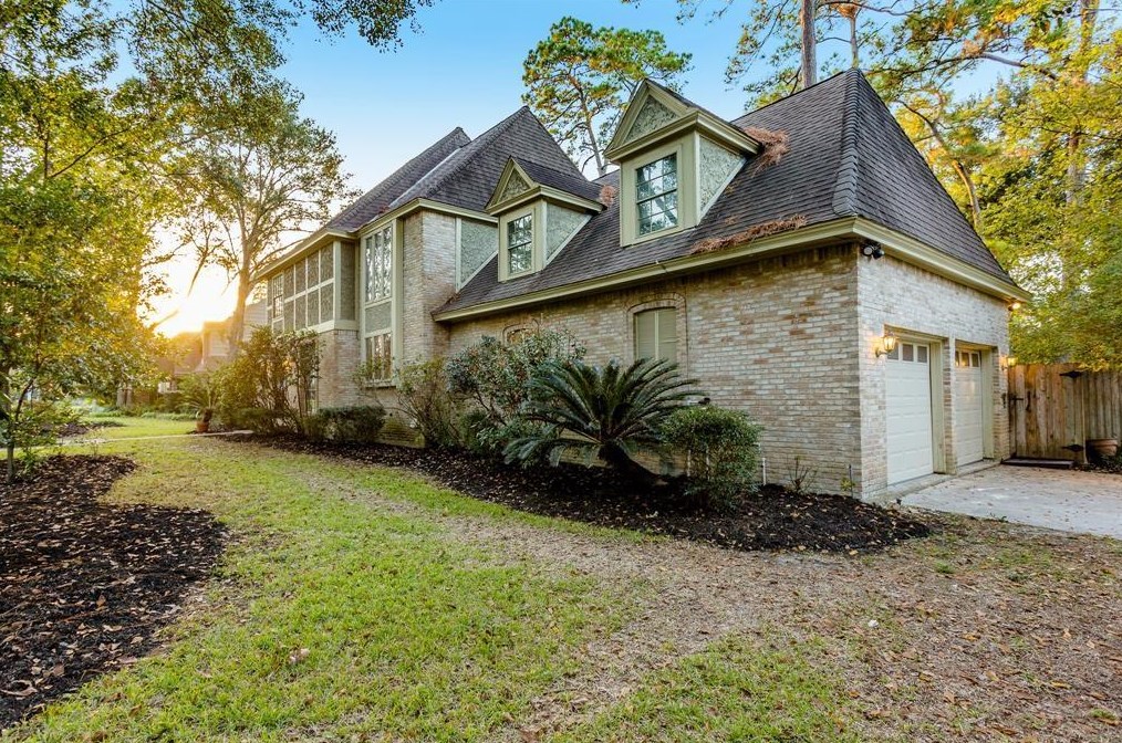 1914 Castlerock Dr, Houston, TX 77090-1014