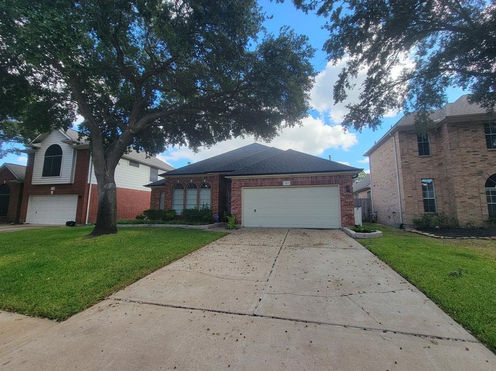 2105 Mossy Trail Dr, Katy, TX 77450