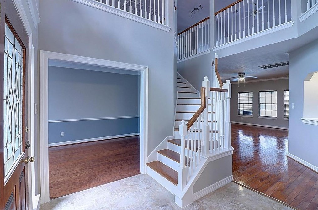 323 Cascade Pines Dr, Houston, TX 77049-1757