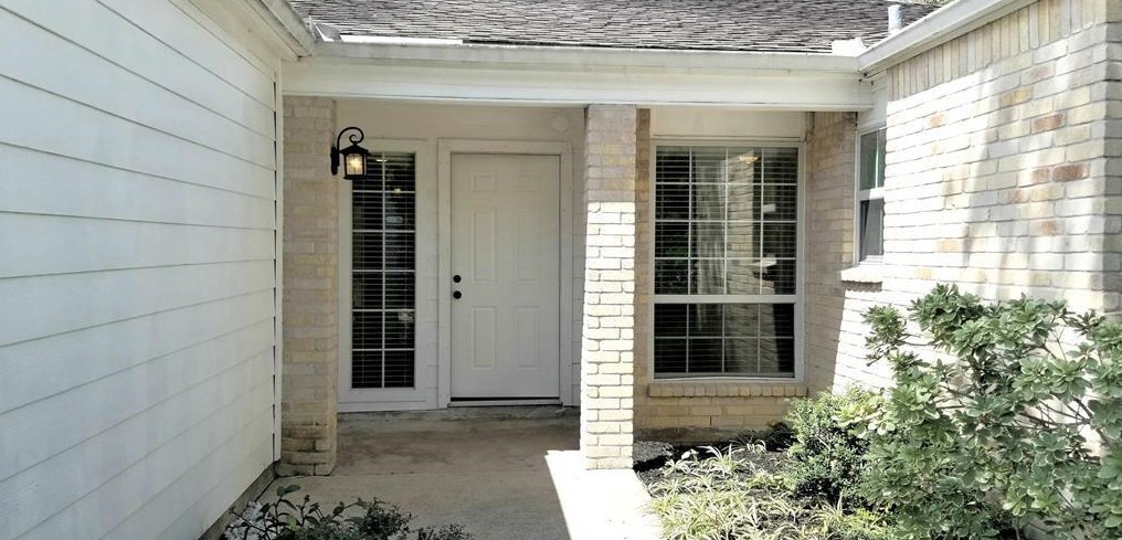 15803 Spring Forest Dr, Houston, TX 77059