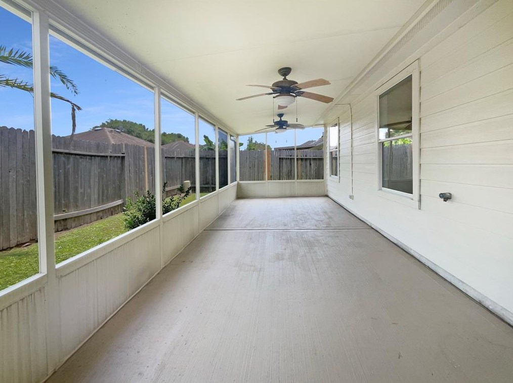8303 Kingsbridge Meadow Dr, Houston TX  77083-7343 exterior