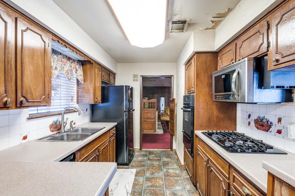 6502 Leedale, Houston TX  77016-2415 exterior