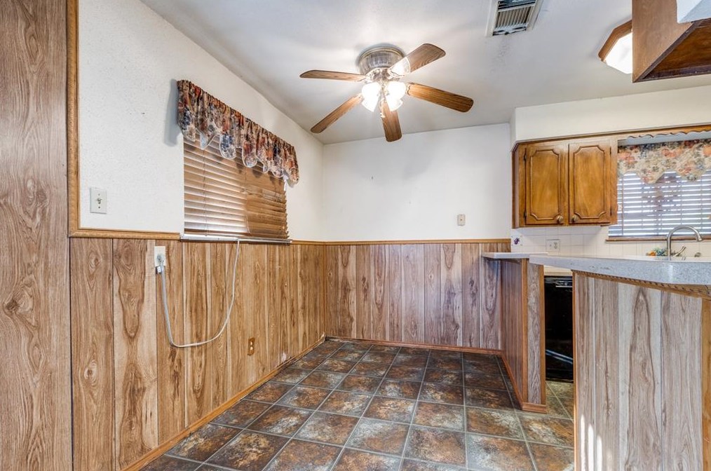 6502 Leedale, Houston TX  77016-2415 exterior