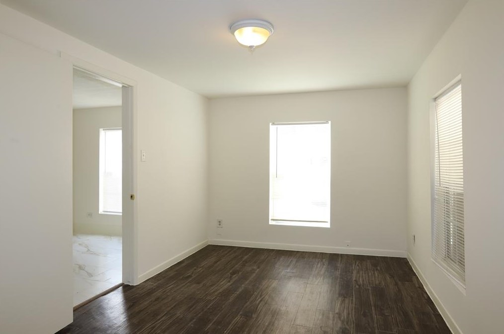 1327 W 21st St, Houston, TX 77008