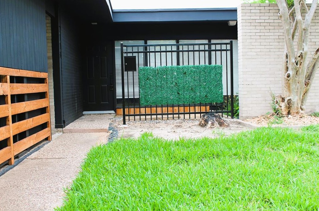 7118 Fondren Rd, Houston, TX 77036