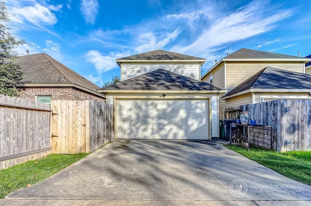8230 Colonial Ln #b, Houston, TX