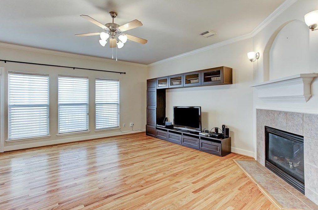 1318 Cohn St, Houston, TX 77007