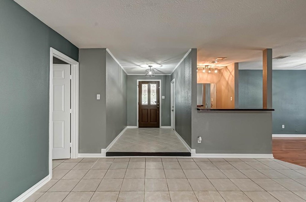 1215 Bramblebury Dr, Sugar Land TX  77498-2736 exterior