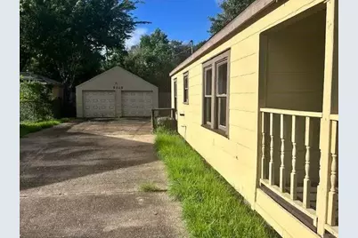 2113 3rd Avenue N, Texas City, TX 77590 - Photo 2