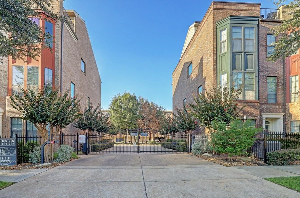 2110 Shearn St, Houston TX  77007-3962 exterior