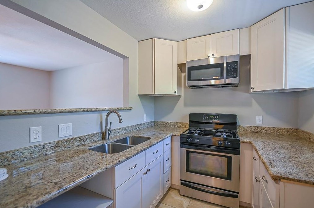 10602 Laneview Dr, Houston TX  77070-2938 exterior
