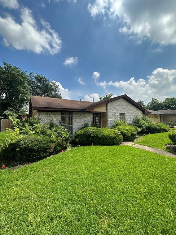3818 Ebbtide Dr, Houston, TX 77045-4412