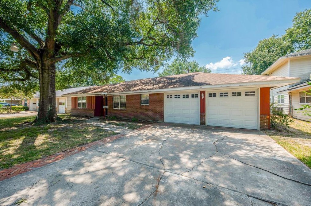 9721 Long Branch Ln, Houston, TX 77055-6101