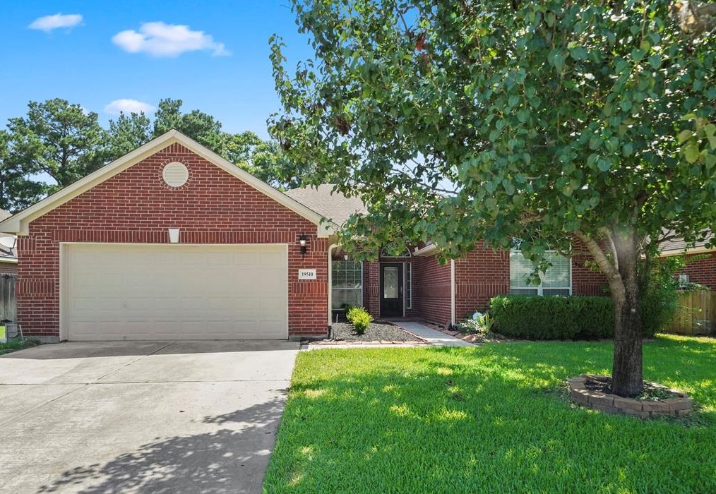 19510 Nara Vista Dr, Tomball, TX 77377-3476