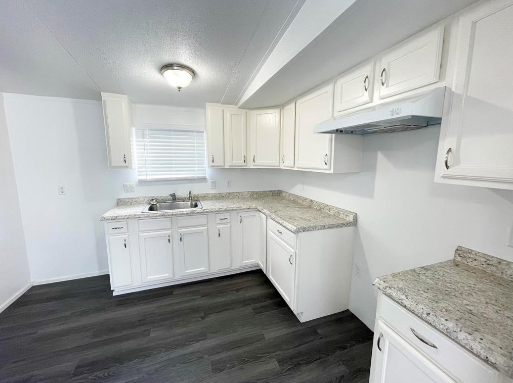 8202 Patricia Ln, Hitchcock, TX 77563