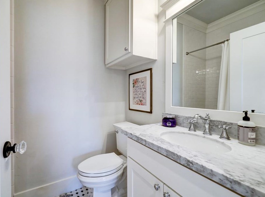 716 Arlington St, Houston TX  77008-4565 exterior