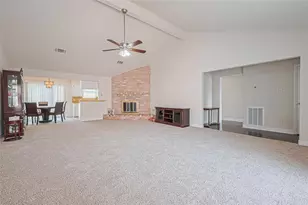 13207 Robinglen Dr, Houston, TX 77083 - Photo 26