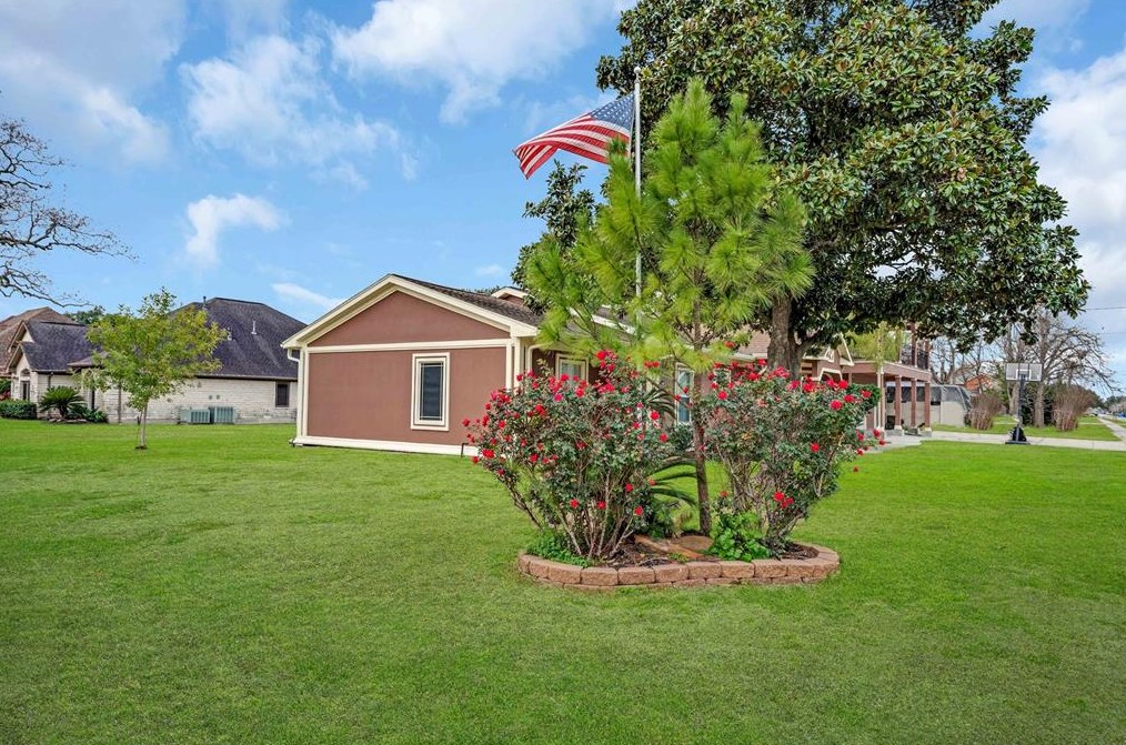 901 Iowa St, South Houston, TX 77587