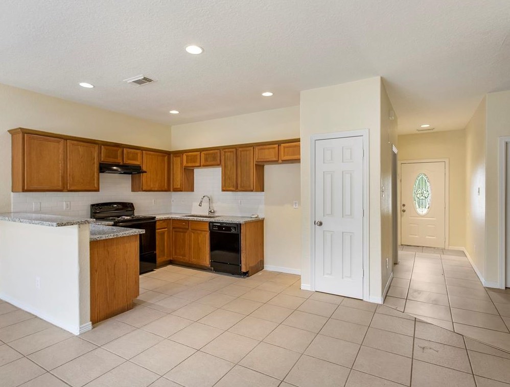 3039 Carlisle St, Morgans Point, TX 77571