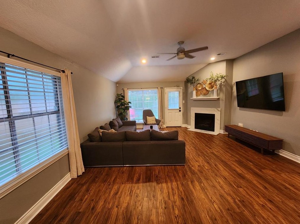 8303 Cienna Dr, Houston, TX 77040-1662