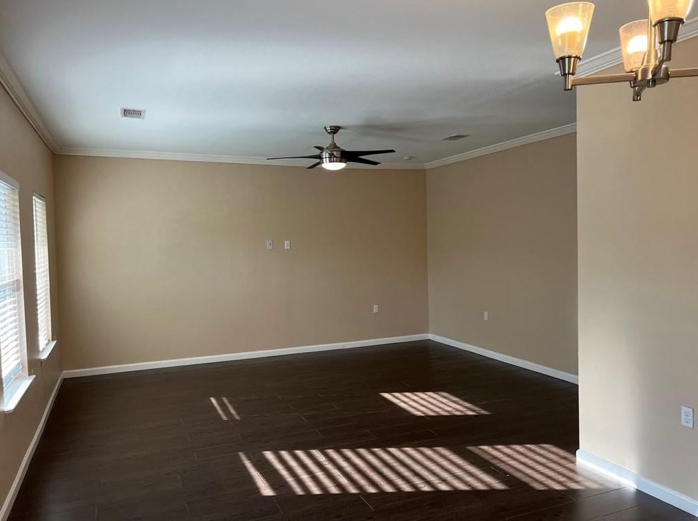 4730 19th St, Bacliff, TX 77518