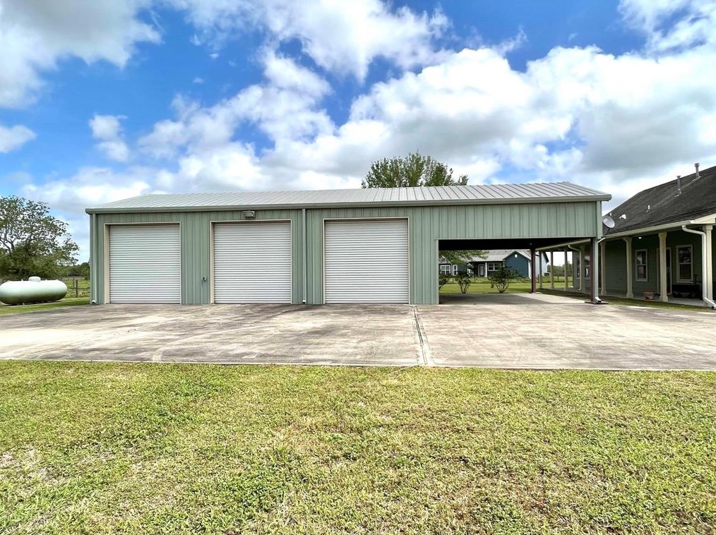 4212 County Road 182, Alvin, TX 77511