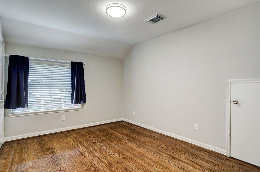 1810 Emerald Lk Ct, Houston TX  77062-8008 exterior