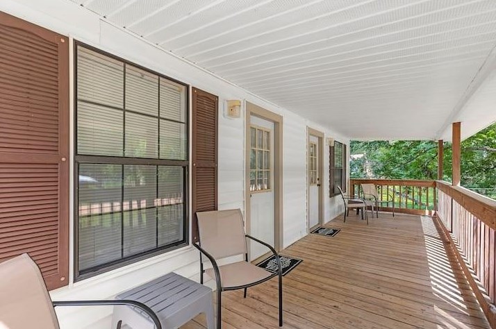 441 River St, Stephen Creek, TX 77331
