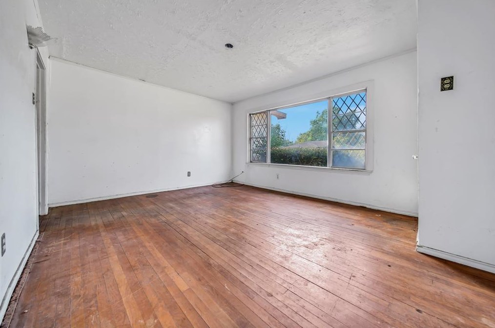 3007 Dacca Dr, Houston TX  77047-1232 exterior