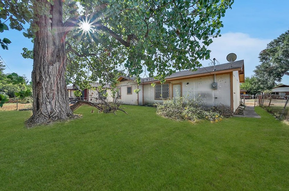 3007 Dacca Dr, Houston TX  77047-1232 exterior