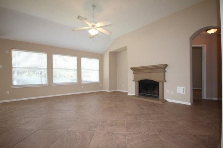 28611 Hidden Cove Dr, Magnolia, TX 77354