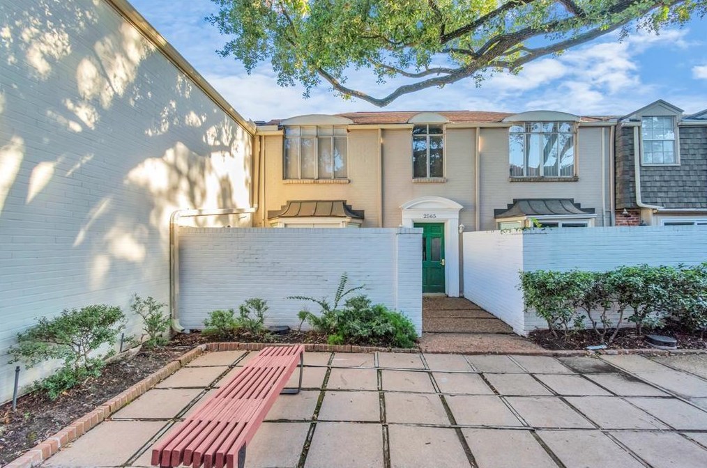 2565 Marilee Ln Apt 1, Houston, TX 77057