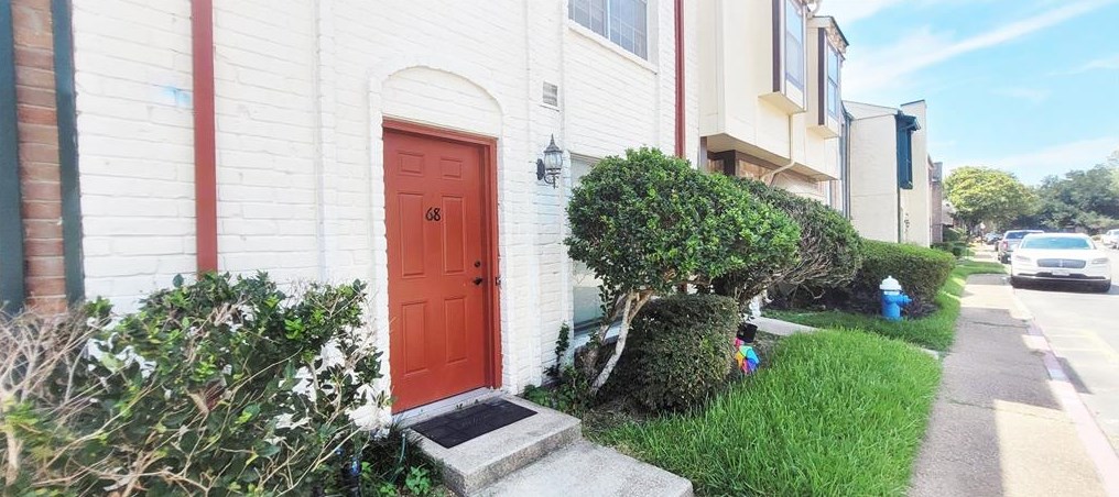 7700 Creekbend Dr #68, Houston, TX 77071