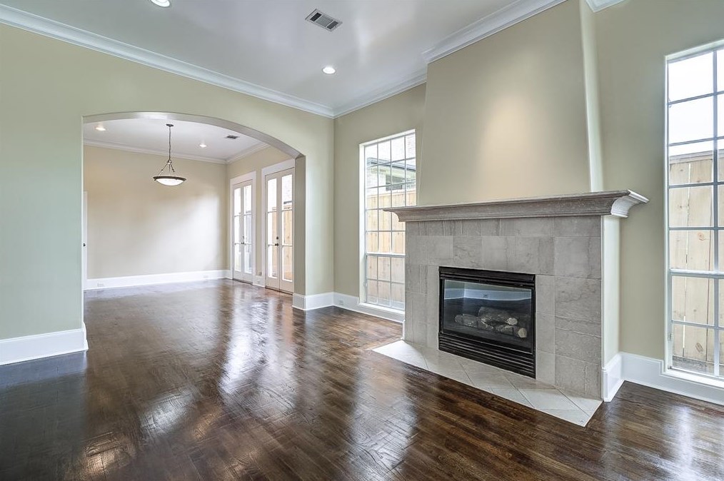 2043 Main St, Houston TX  77009-8000 exterior