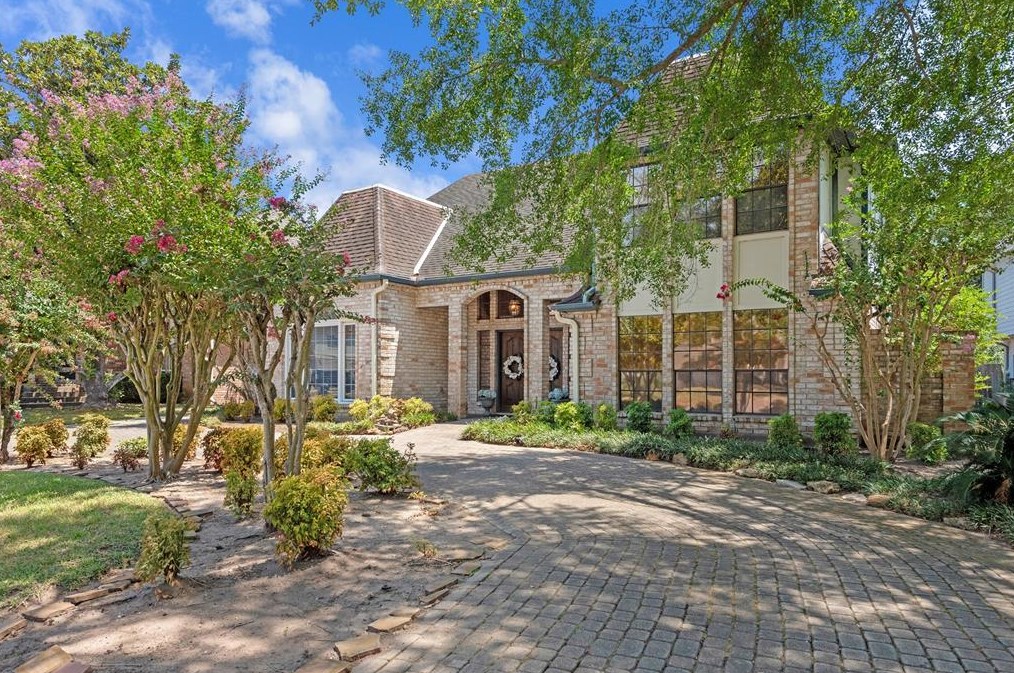 1767 Creekside Dr, Sugar Land, TX 77478-4277