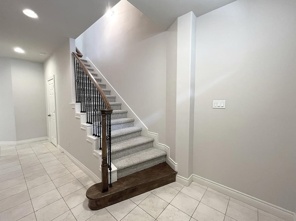 2612 Edgefield Lakes Dr, Houston, TX 77054-6006