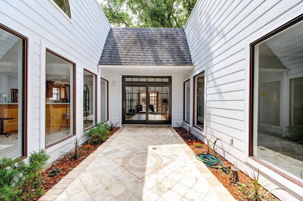14214 Woodnook Dr, Houston, TX 77077-1422