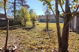 4401 Kitty Chapin Ave, Orange, TX 77632 - Photo 10