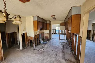 4401 Kitty Chapin Ave, Orange, TX 77632 - Photo 6