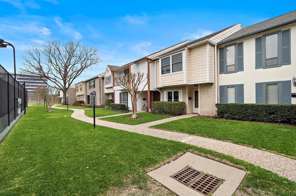 10333 Longmont Dr #35, Houston, TX